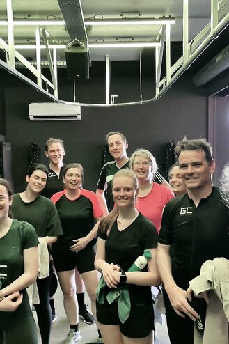 Architectuur, sportieve collega's, tekenaars, teambuilding